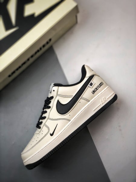 Air Force 1 Low Cinco Listras Cadarços Grossos Marfim e Preto - Vista 8