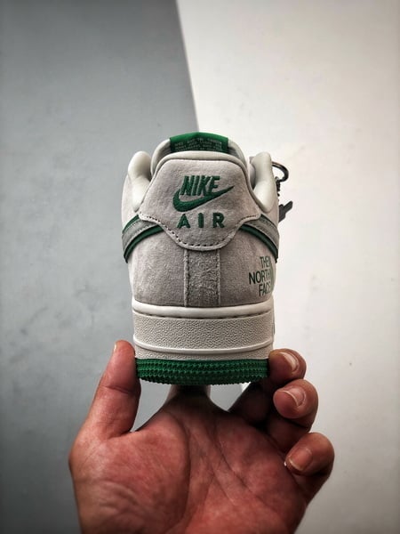 Air Force 1 Low North Face CDG Cinza e Verde - Vista 3