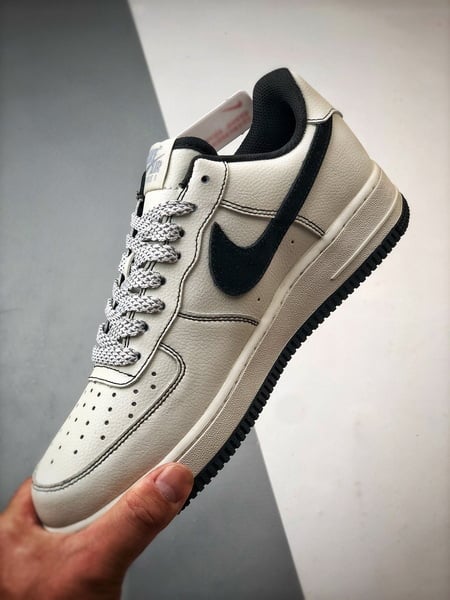 Air Force 1 Low x Carhartt Creme e Preto - Vista 5
