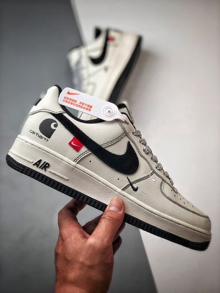 Air Force 1 Low x Carhartt Creme e Preto - Vista 7