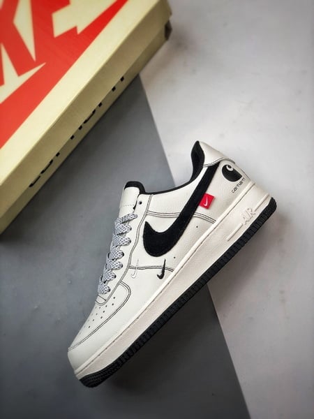 Air Force 1 Low x Carhartt Creme e Preto - Vista 8