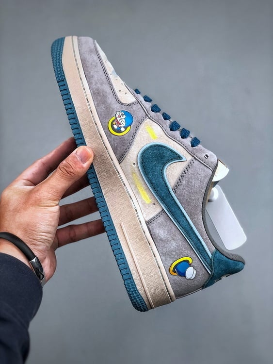 Air Force 1 Low Doraemon Cinzento e Azul - Vista 9