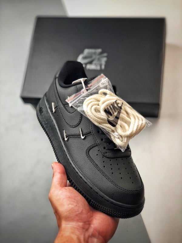 Air Force 1 Low Quatro Ganchos Preto - Vista 1