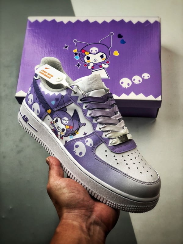 Air Force 1 Low Pequena Bruxa Skull Branco e Roxo