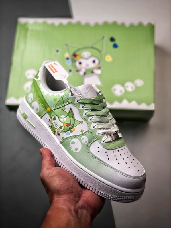 Air Force 1 Low Colaboração Bruxinha e Caveira - Vista 1