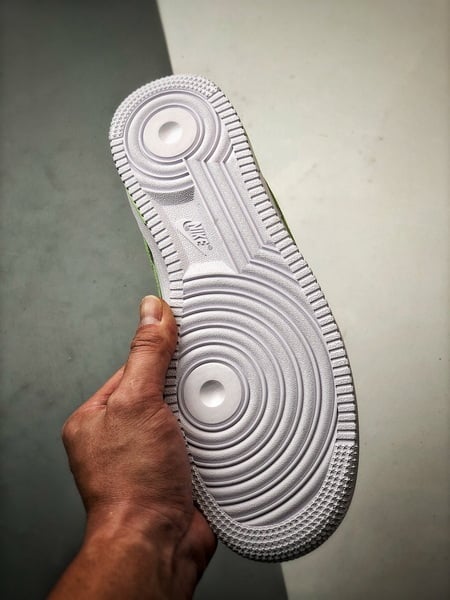 Air Force 1 Low Colaboração Bruxinha e Caveira - Vista 5