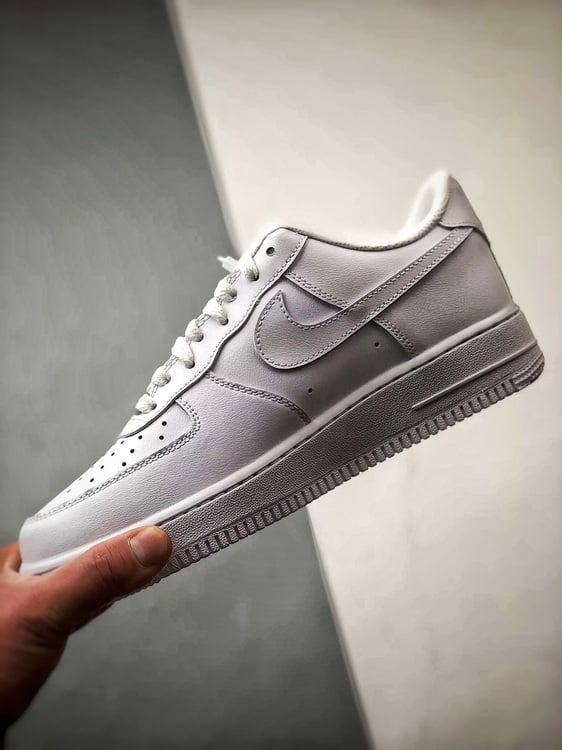 Air Force 1 Low Branco e Preto com Gancho Metálico - Vista 5