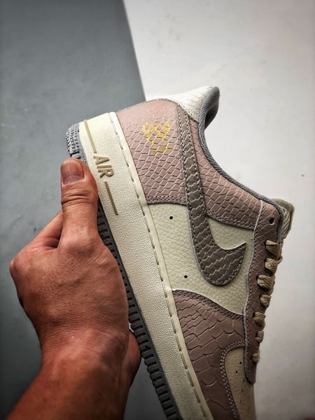 Air Force 1 Low Edição Ano do Dragão - Vista 2