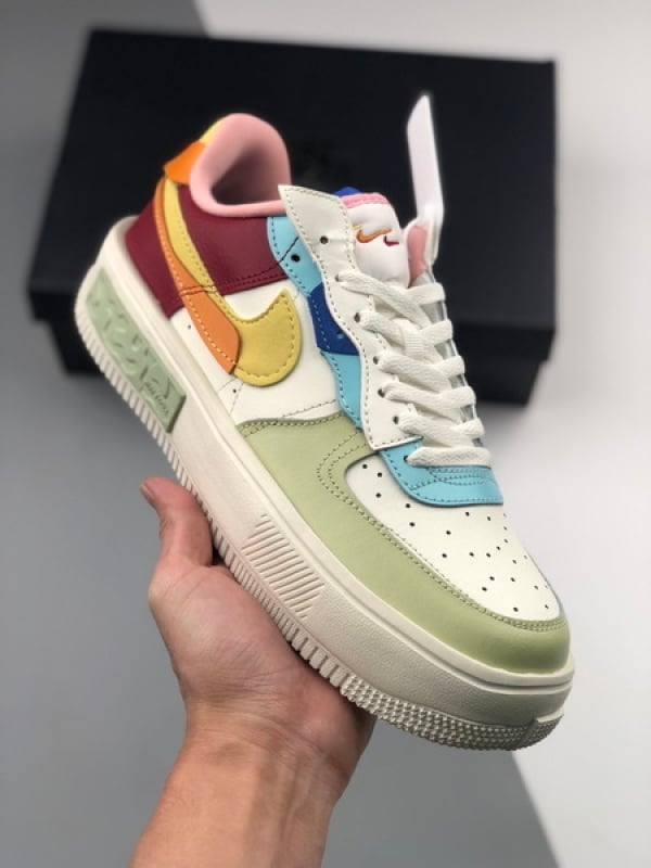 Air Force 1 Low Fontanka Poro do Sol Dourado - Vista 1