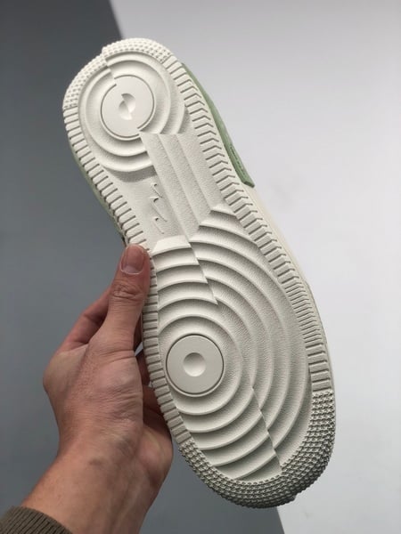 Air Force 1 Low Fontanka Poro do Sol Dourado - Vista 2