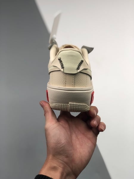 Air Force 1 Low Fontanka Bege e Vermelho - Vista 6