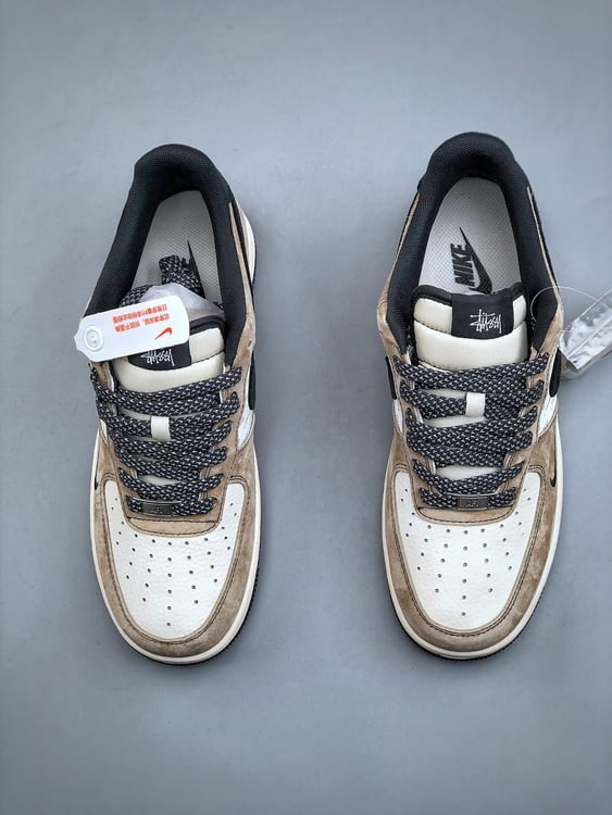 Nike Air Force 1 Low 07 x Stussy - Vista 6