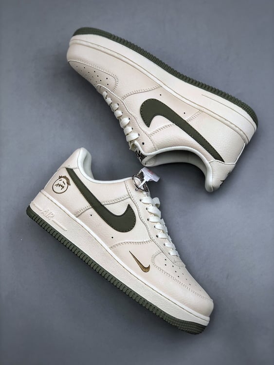 Nike Air Force 1 Low 07 x Travis Scott - Vista 2