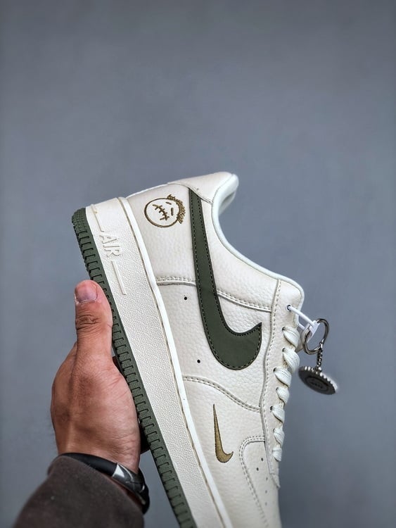 Nike Air Force 1 Low 07 x Travis Scott - Vista 5