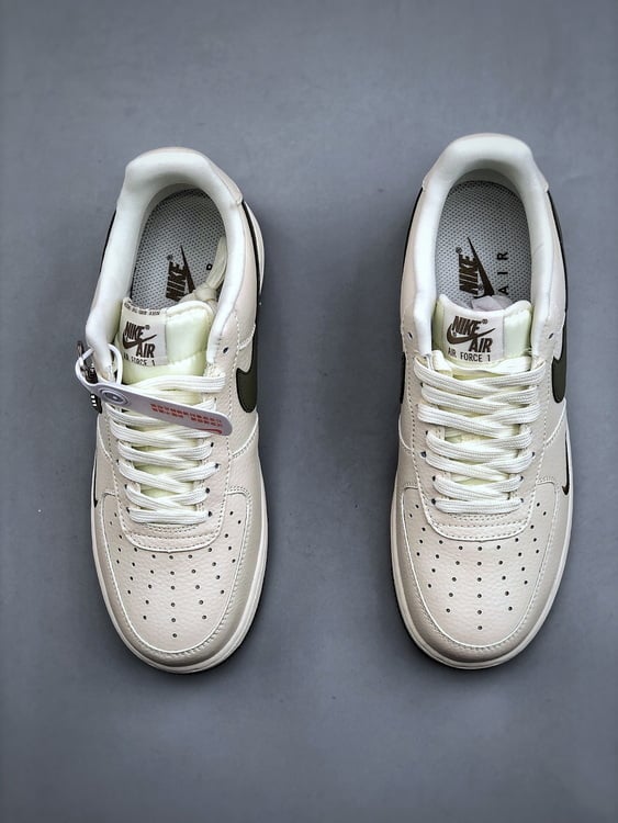 Nike Air Force 1 Low 07 x Travis Scott - Vista 6