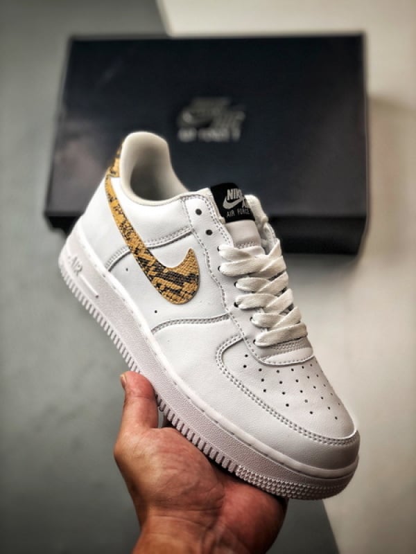 Air Force 1 Low Retro Branco e Amarelo Snake Hook - Vista 1