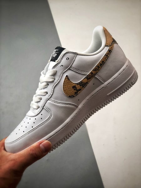 Air Force 1 Low Retro Branco e Amarelo Snake Hook - Vista 5