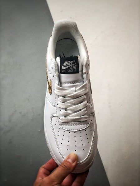 Air Force 1 Low Retro Branco e Amarelo Snake Hook - Vista 9