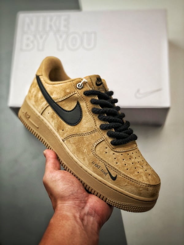 Air Force 1 Low 'By You' Trigo e Preto