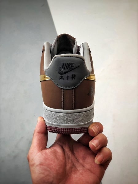 Air Force 1 Low 'By You' Goku Cinza, Vermelho e Dourado - Vista 3