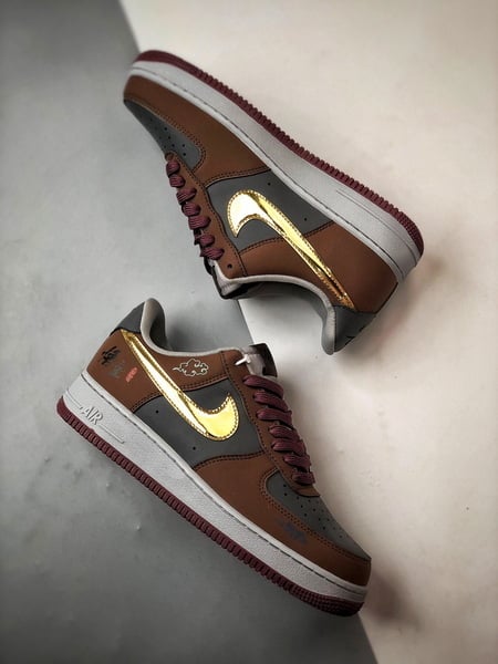 Air Force 1 Low 'By You' Goku Cinza, Vermelho e Dourado - Vista 6