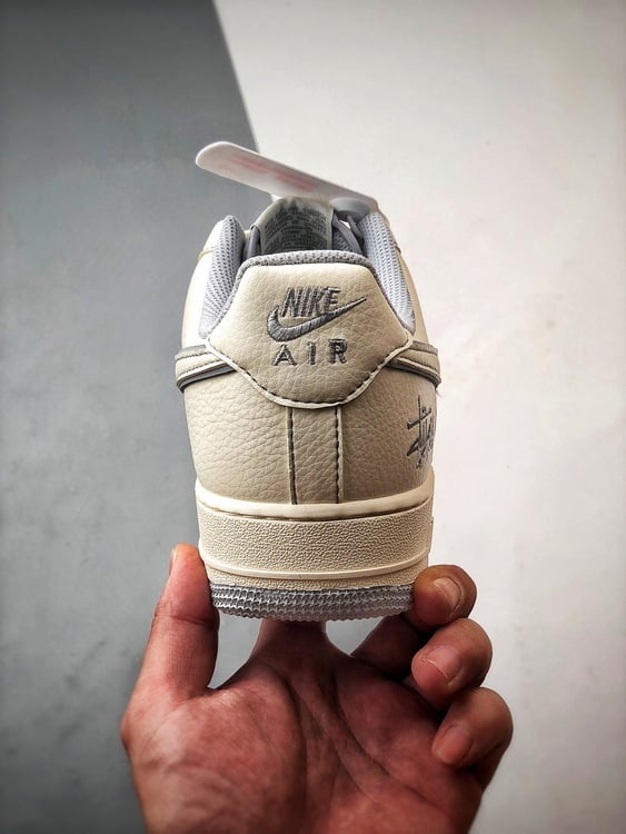 Air Force 1 Low 'By You' Stussy Cinza - Vista 3