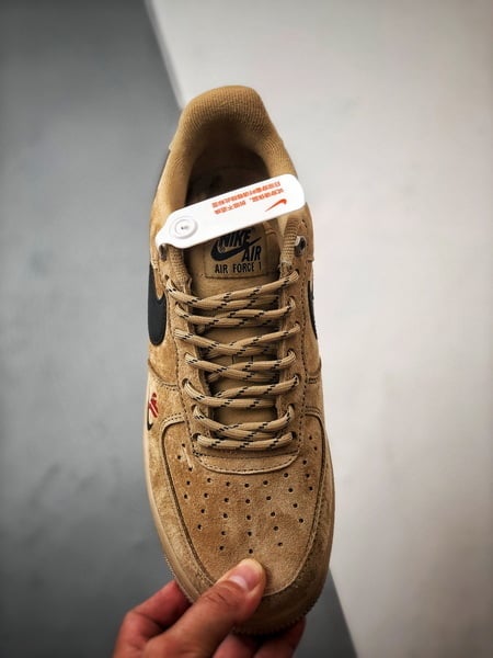 Air Force 1 Low _By You_ Coração Marrom e Preto em Camurça - Vista 9