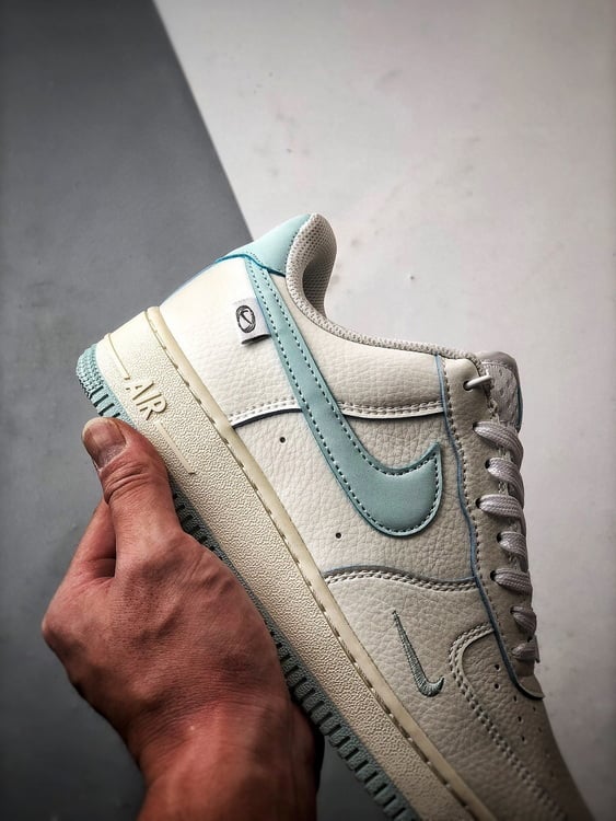 Nike Air Force 1 Low 'By You' Bege Gelo - Vista 2