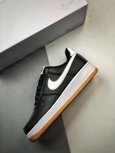 Air Force 1 Low 'By You' Preto e Branco Solado Raw - Vista 2