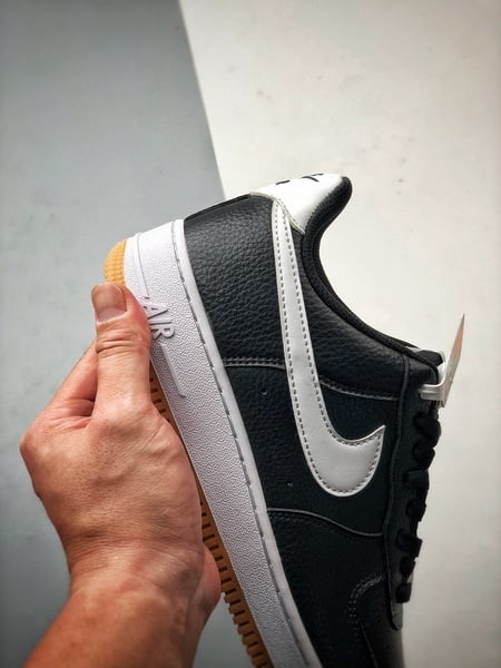 Air Force 1 Low 'By You' Preto e Branco Solado Raw - Vista 3