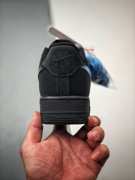 Air Force 1 Low By You Preto e Azul com Estrelas - Vista 3