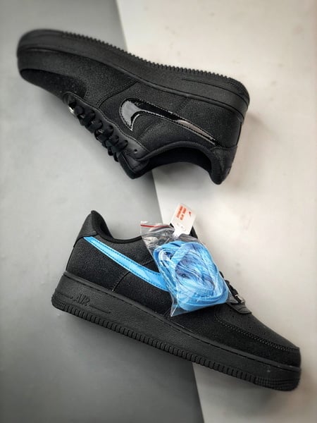 Air Force 1 Low By You Preto e Azul com Estrelas - Vista 6