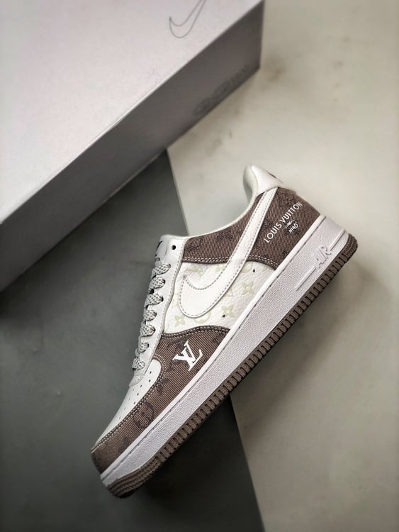 Air Force 1 Low 'By You' LV Branco, Castanho e Denim - Vista 8
