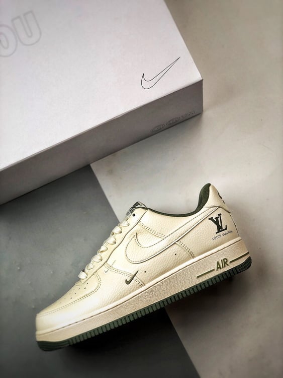 Air Force 1 Low 'By You' LV Verde - Vista 8