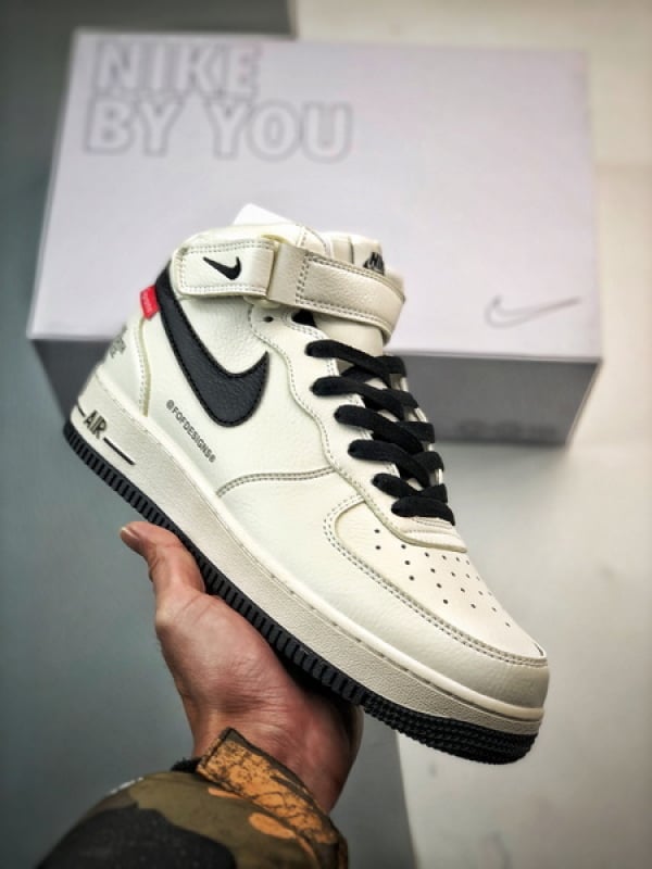 Air Force 1 Mid SupBranco e Preto