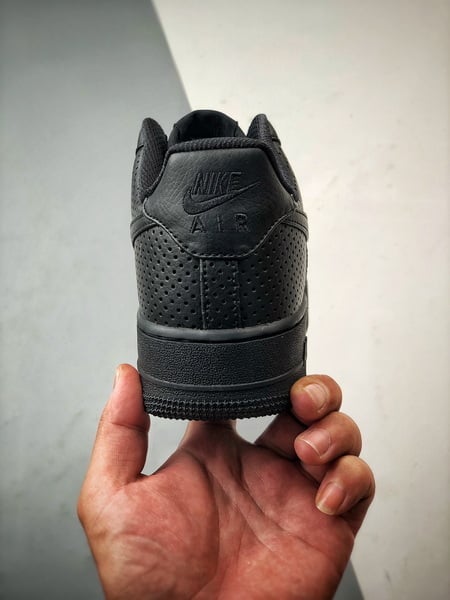 Air Force 1 SP Low Preto Perfurado - Vista 3