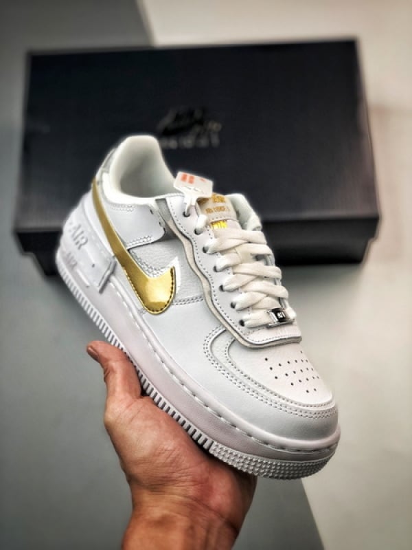 Air Force 1 Shadow Branco Cinzento e Dourado