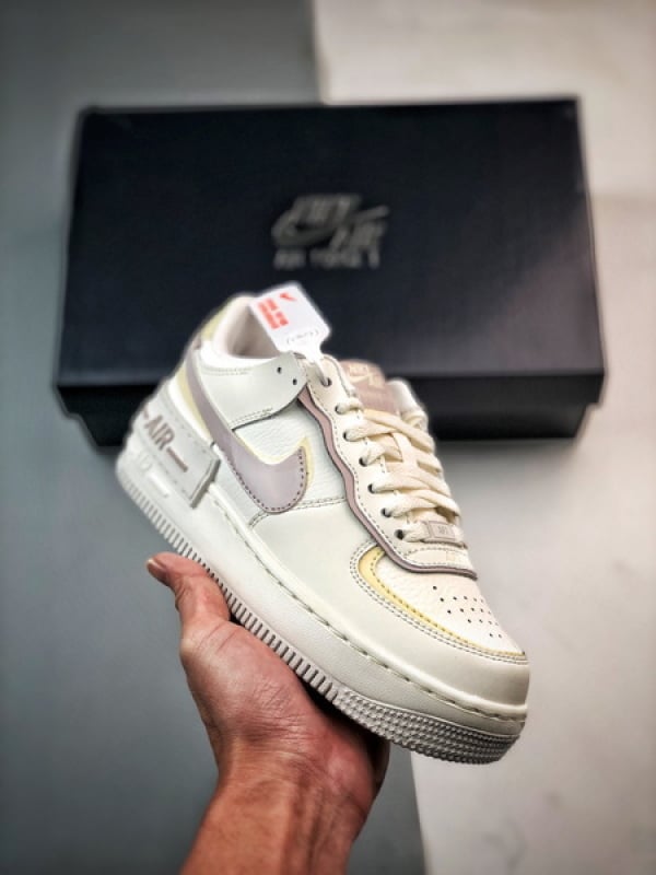 Air Force 1 Shadow Bege Branco e Roxo - Vista 1