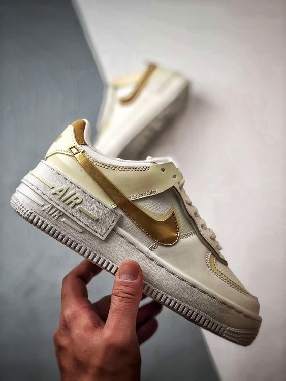 Air Force 1 Shadow Bege Branco e Dourado - Vista 7