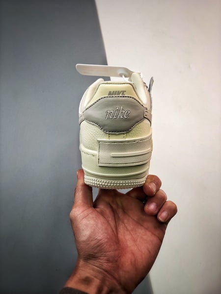 Air Force 1 Shadow Bege e Amarelo - Vista 3