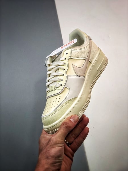 Air Force 1 Shadow Bege e Amarelo - Vista 6