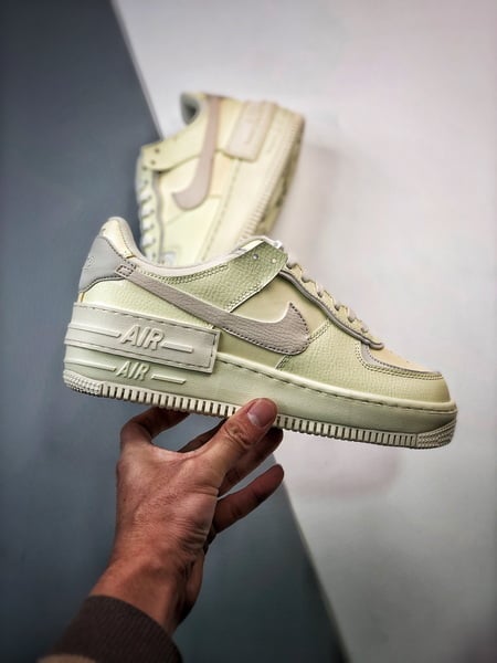 Air Force 1 Shadow Bege e Amarelo - Vista 7