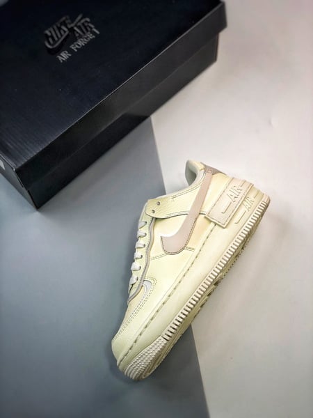 Air Force 1 Shadow Bege e Amarelo - Vista 8