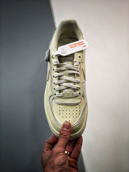 Air Force 1 Shadow Bege e Amarelo - Vista 9