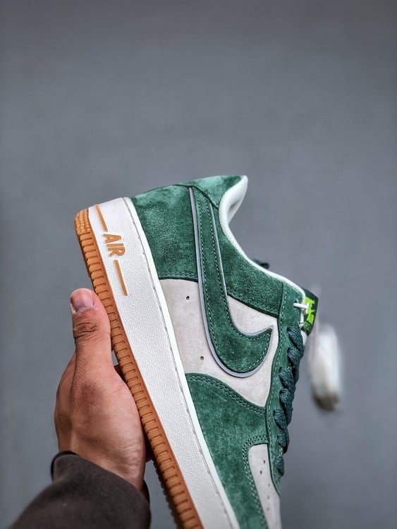 Akira x Nike Air Force 1 Low Suede Stars - Vista 5