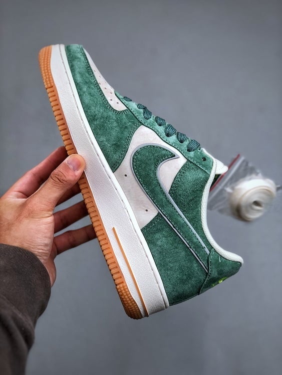 Akira x Nike Air Force 1 Low Suede Stars - Vista 9