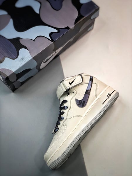 Bape x Air Force 1 07 Mid Preto Camuflado - Vista 4