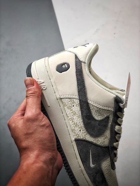 Bape x Air Force 1 Low Cinza Escuro e Creme - Vista 2