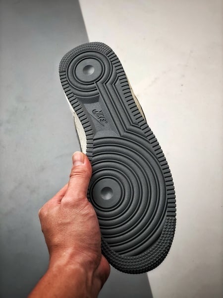 Bape x Air Force 1 Low Cinza Escuro e Creme - Vista 4