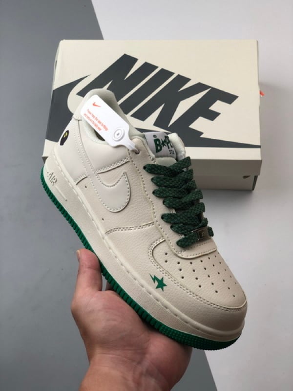 Bape x Air Force 1 Low Branco Claro e Verde Refletivo